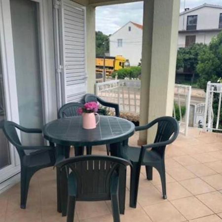 Apartman Kurtov Apartment Pakostane Luaran gambar