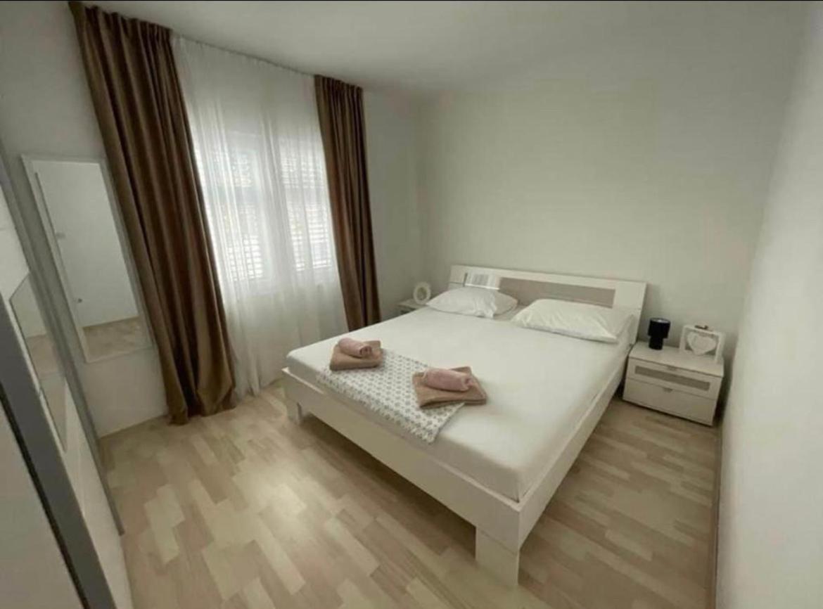 Apartman Kurtov Apartment Pakostane Luaran gambar